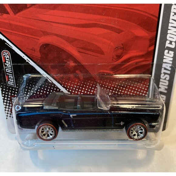 Hot Wheels Garage '65 Ford Mustang Convertible #15 of 20 Real Riders MOC 2010 - Picture 2 of 4